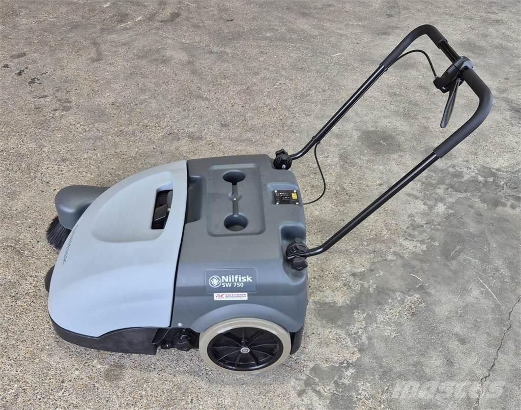 Nilfisk SW 750 Автоматични метачки с четки