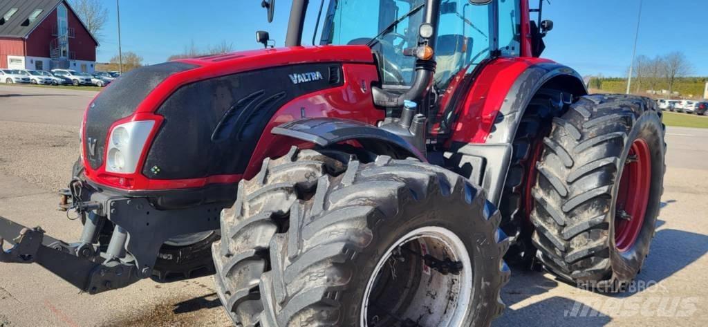 Valtra T 203 Direct Трактори