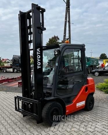 Toyota 02-8 FG F 25 Камиони с АГУ