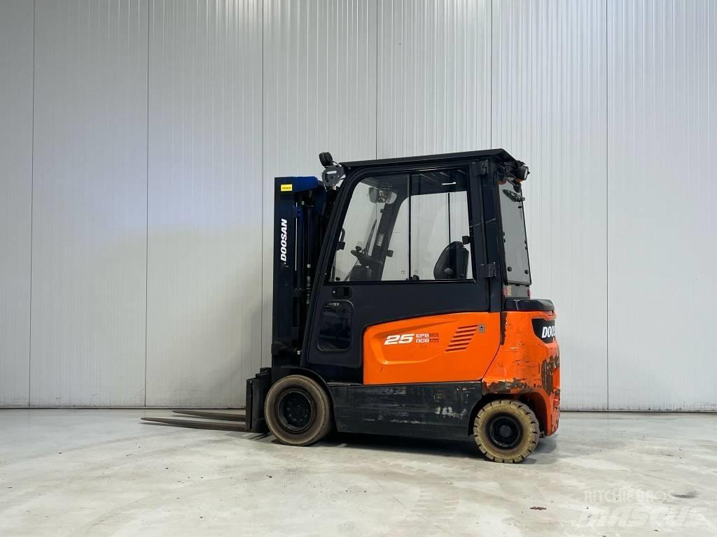 Doosan B25X-7 Електрически вилични кари-повдигачи