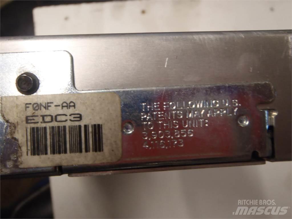 Ford 8210 ECU Електроники