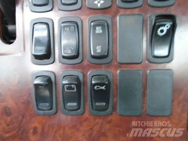Mack CXU 613 Влекачи