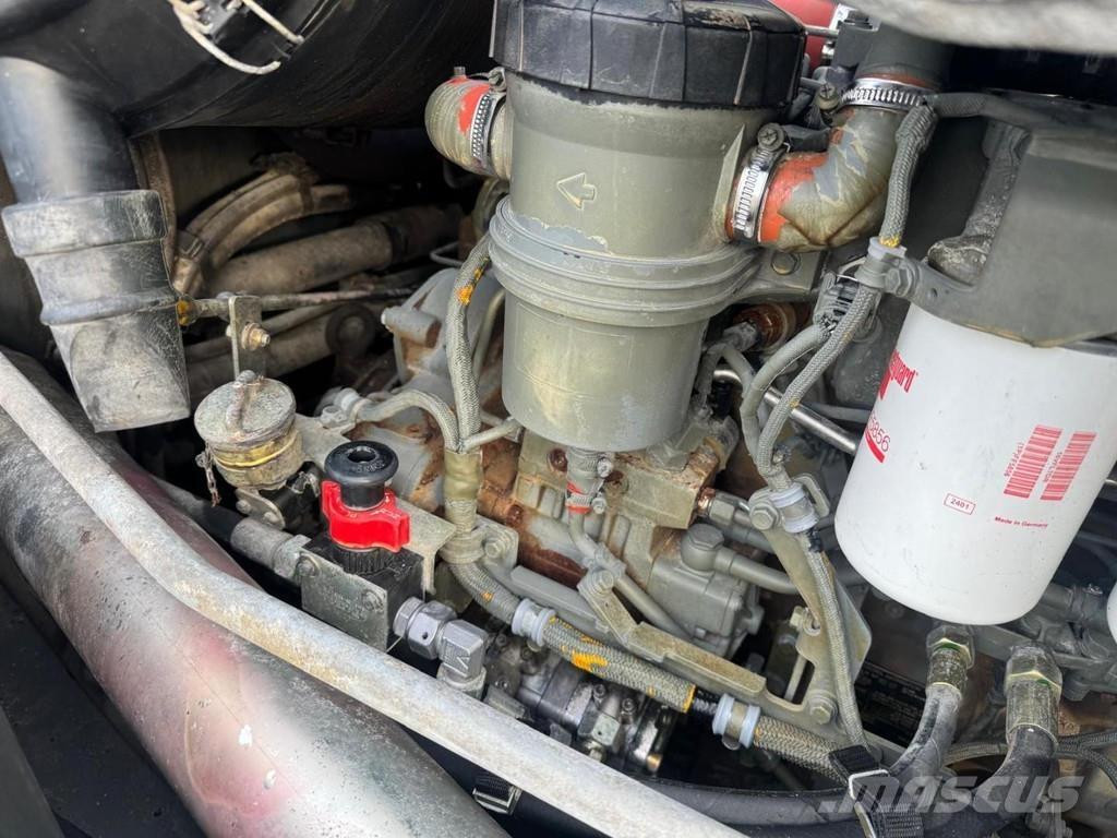 Sennebogen 818M Оператори на отпадъци/индустрия
