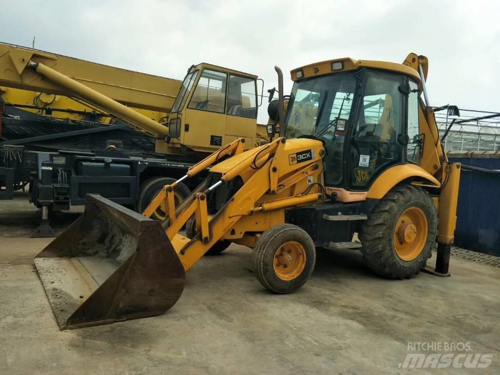 JCB 3CX Товарач със заден ексватор