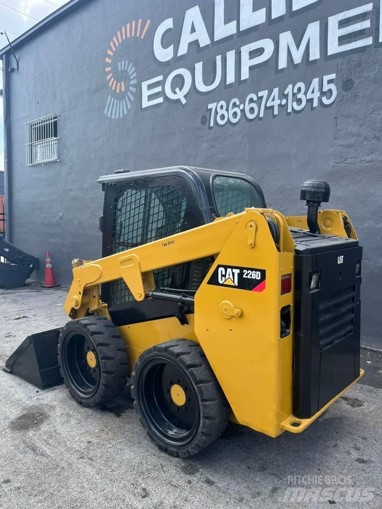 CAT 226 D Мини товарачи
