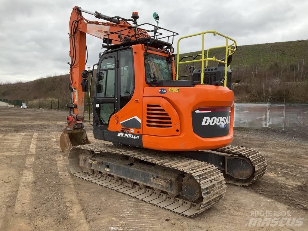 Develon DX140LCR-7 Верижен екскаватор