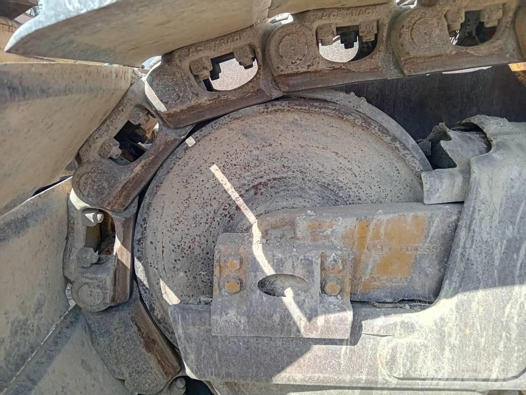 Komatsu D 65 PX-15 Верижни булдозери
