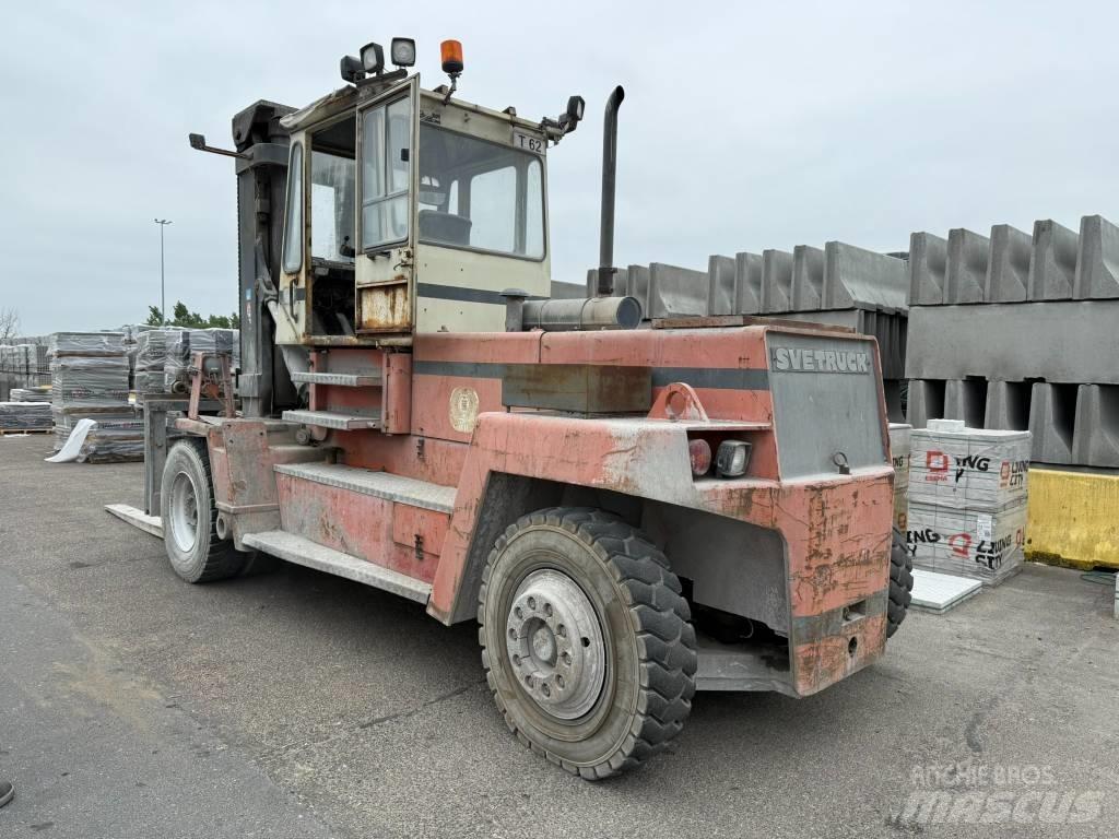 Svetruck 16 120 38 Дизелови камиони