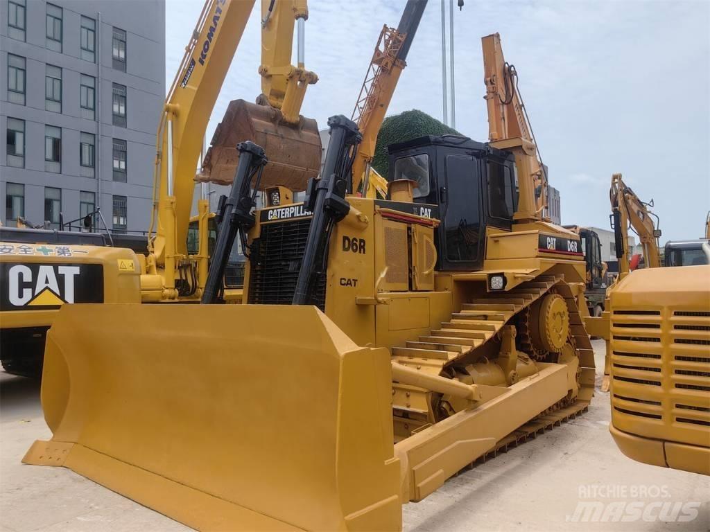 CAT D 6 R Верижни булдозери
