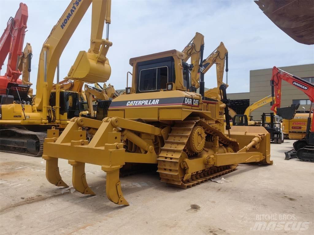 CAT D 6 R Верижни булдозери
