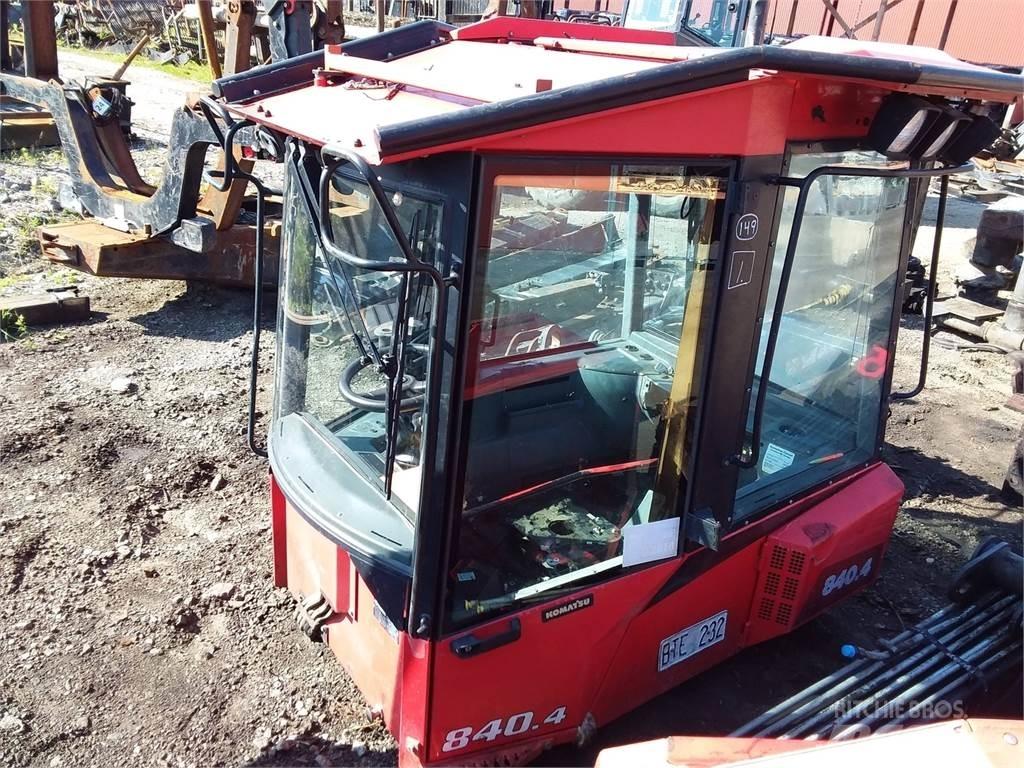 Komatsu 840.4 Кабина