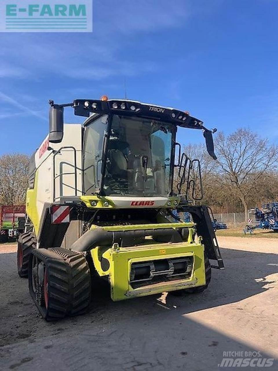 CLAAS trion 730tt Комбайни