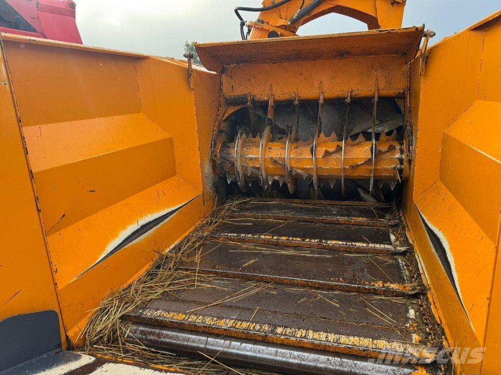 Lucas Castor+ 30R Резачки за бали, резачки и машини за отмотаване на бали