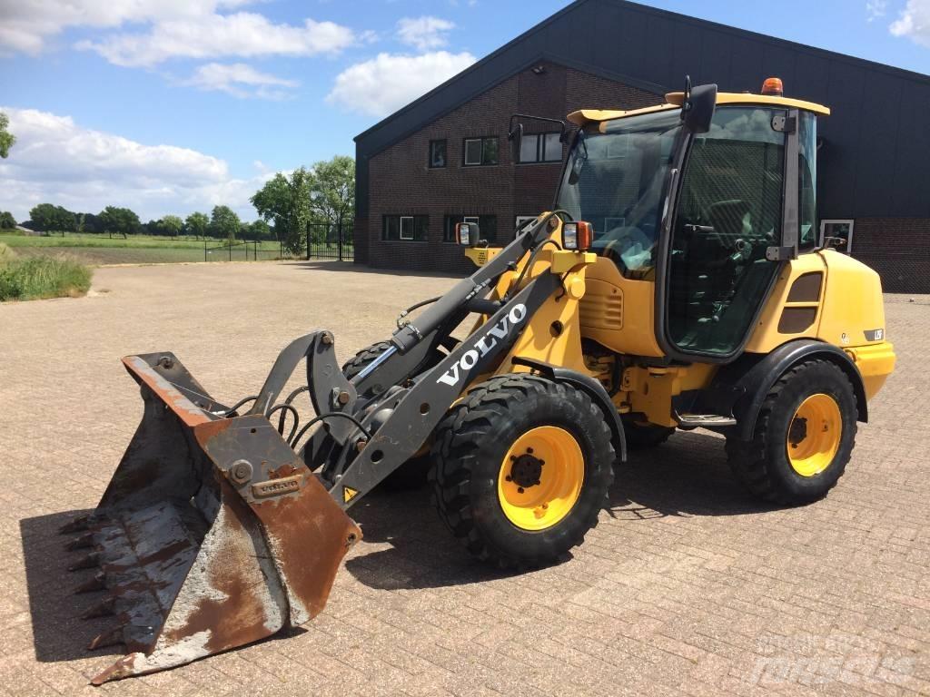 Volvo L 25 F Колесни товарачи