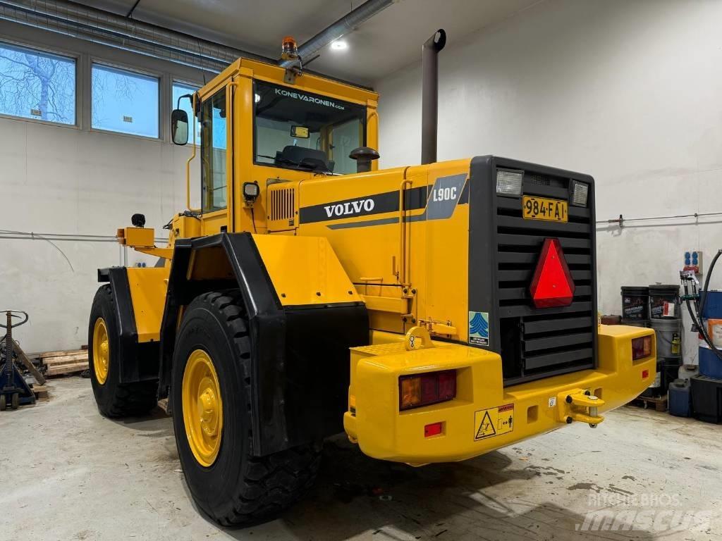 Volvo L 90C Колесни товарачи