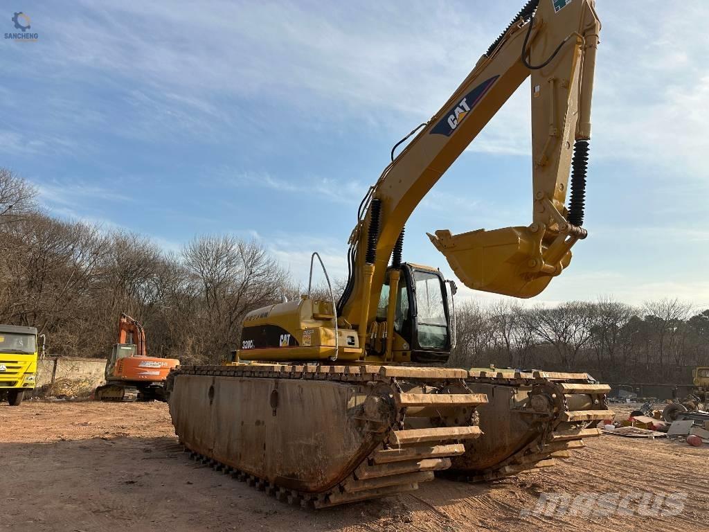 CAT 320 C L Багери амфибии