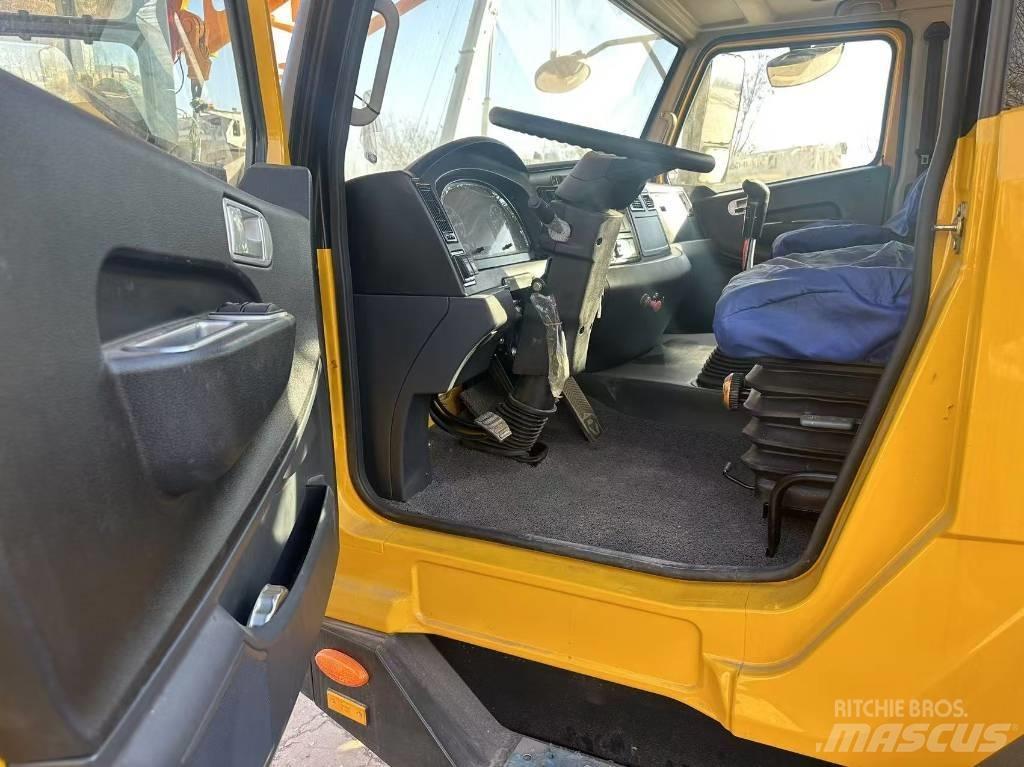 XCMG QY70KC Всъдеходни кранове