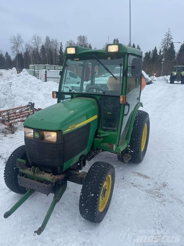 John Deere 4410 Компактни трактори