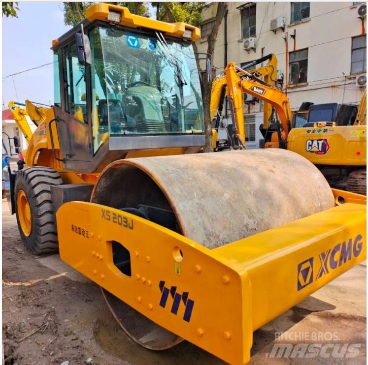 XCMG XS 203 J Еднобарабанни ролки
