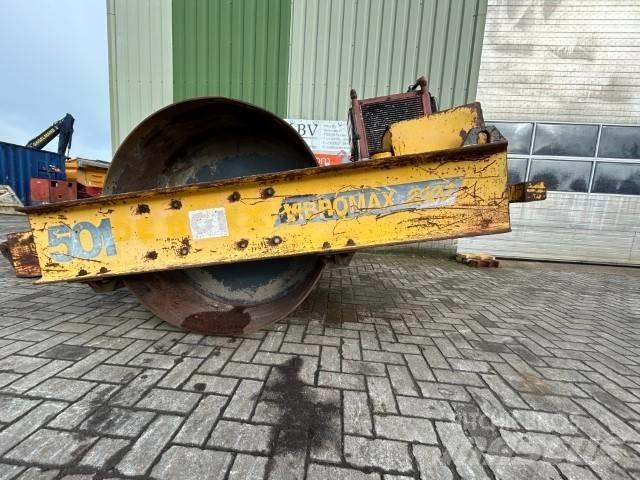 Vibromax 2000 Теглени вибрационни валяци
