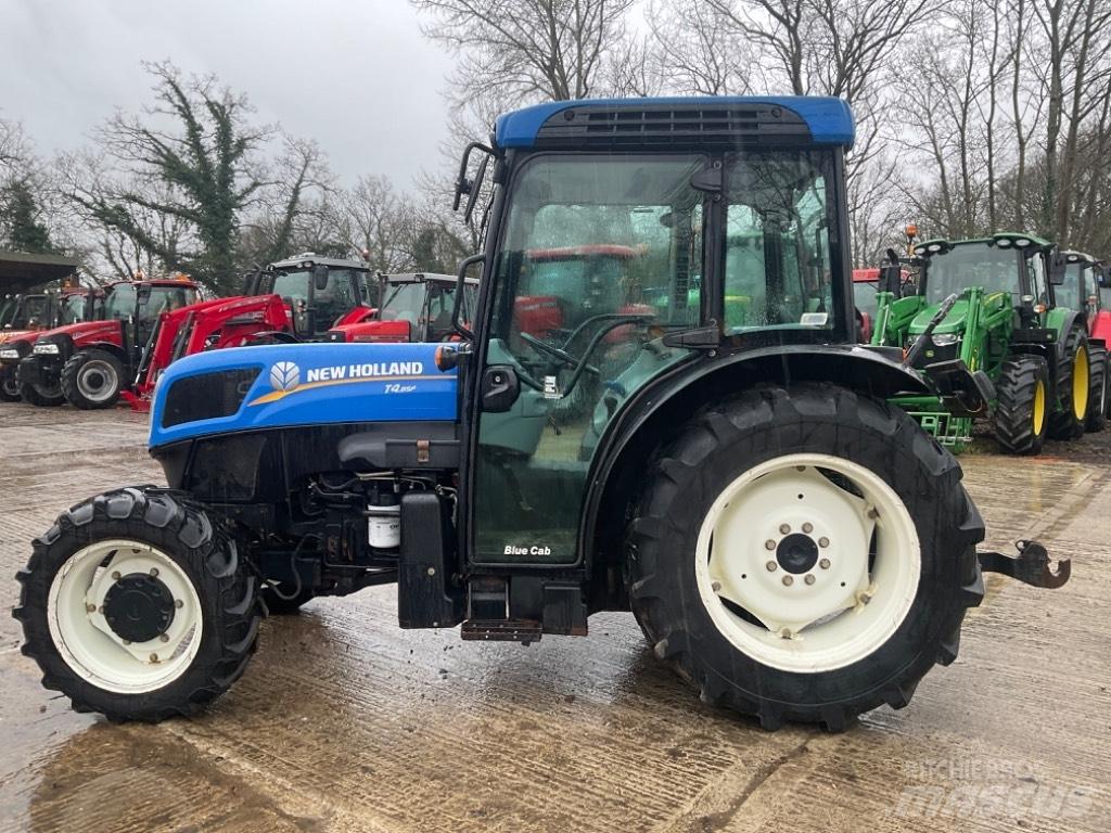 New Holland T 4.85 Трактори