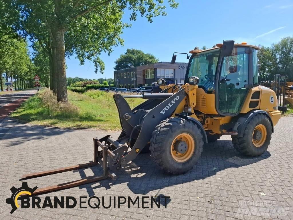 Volvo L28F Колесни товарачи