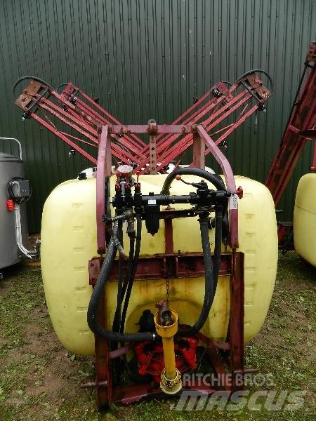 Hardi 800 Прикачни пръскачки
