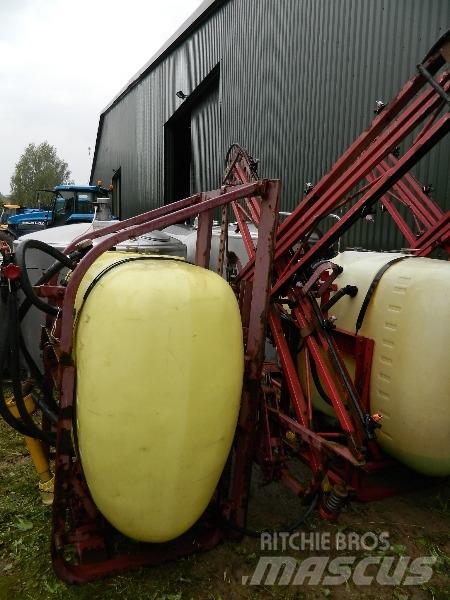 Hardi 800 Прикачни пръскачки

