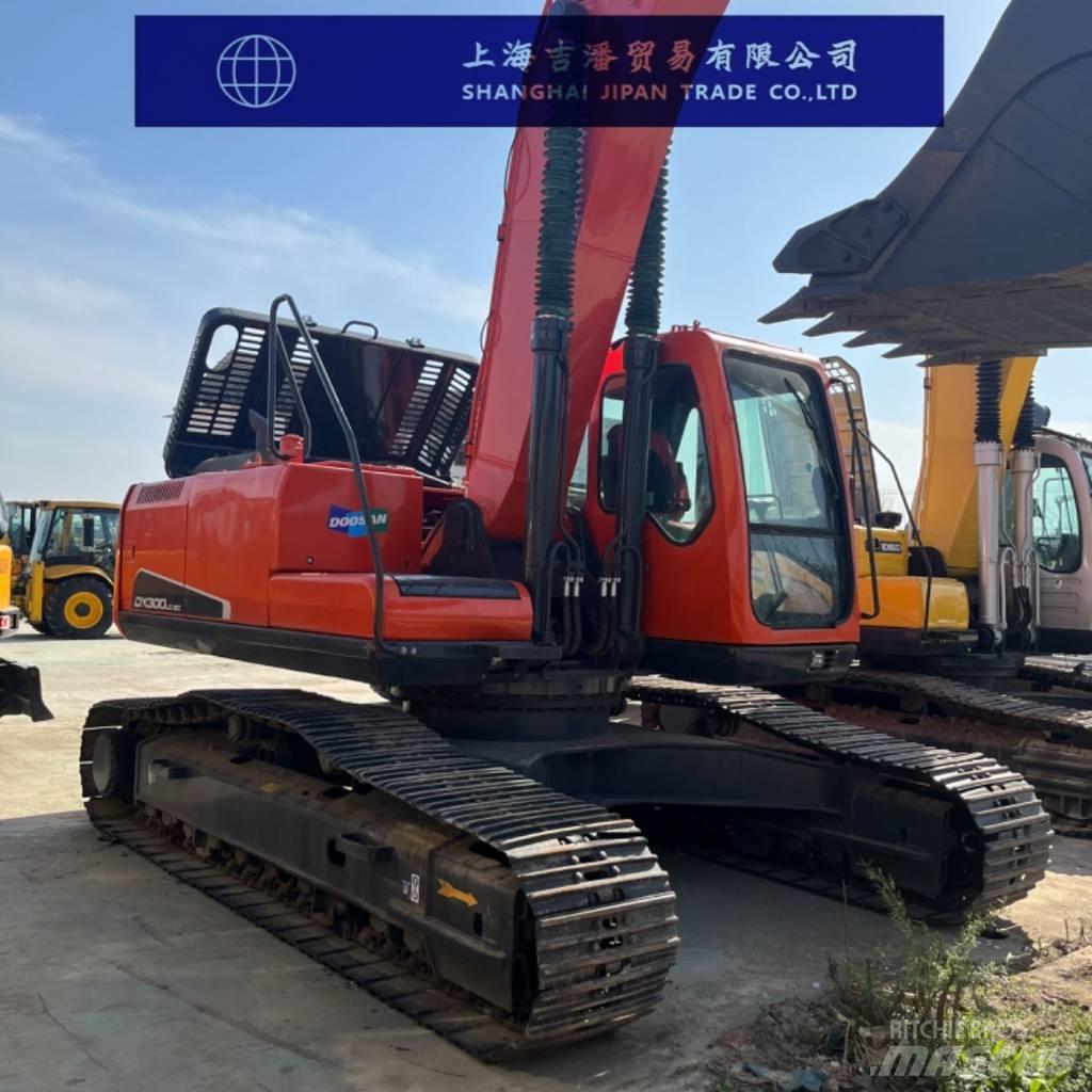 Doosan DX 300 Верижен екскаватор