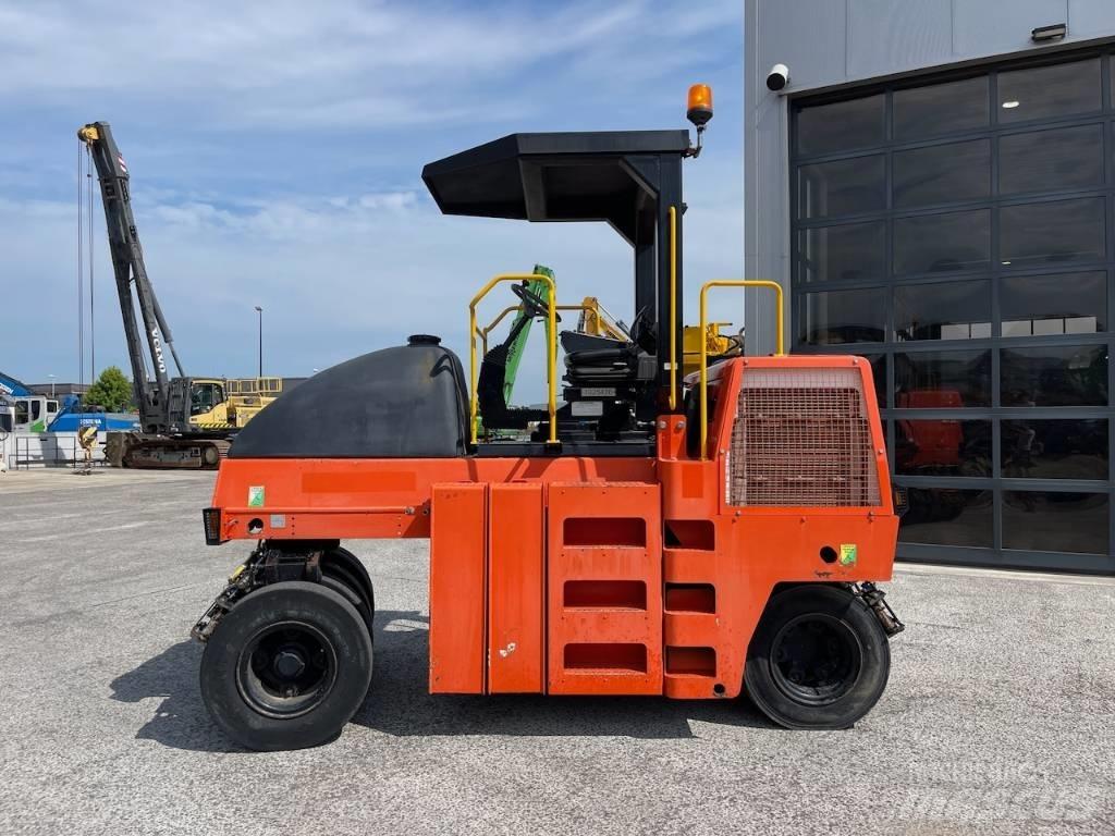 Dynapac CP 142 Пневматични гумени  ролки
