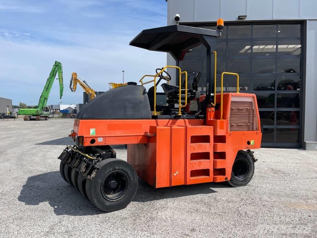 Dynapac CP 142 Пневматични гумени  ролки
