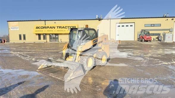 CASE SR200 Мини товарачи
