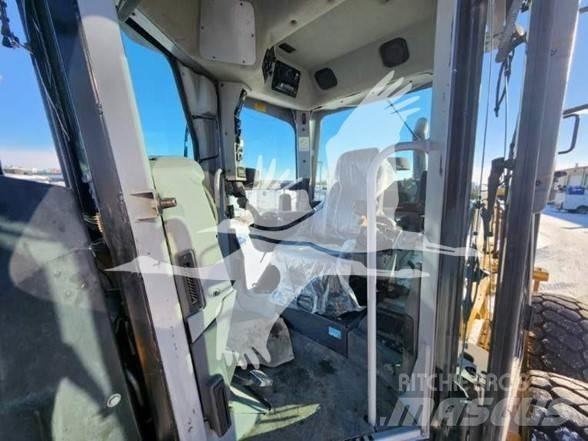 CAT 140M Грейдери