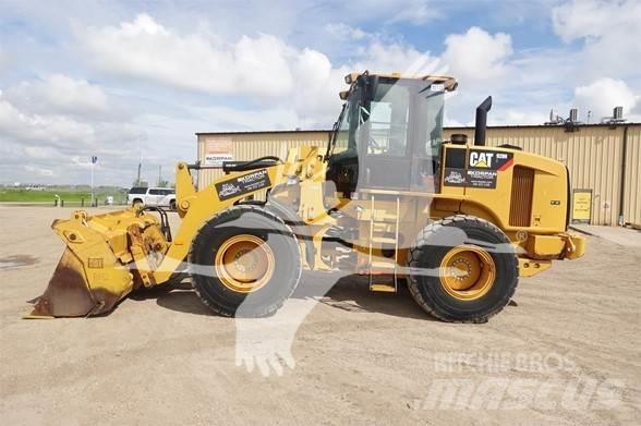 CAT 928H Колесни товарачи