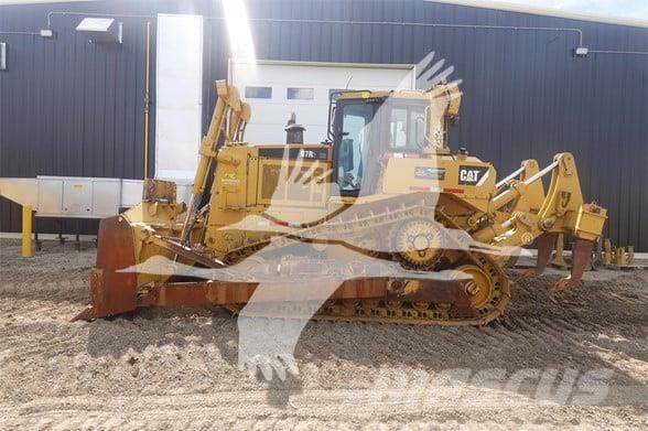 CAT D7R2 XR Верижни булдозери
