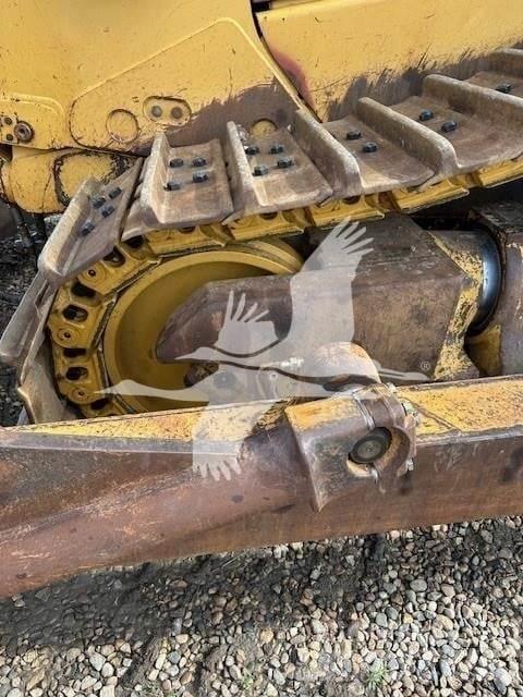 CAT D8T Верижни булдозери

