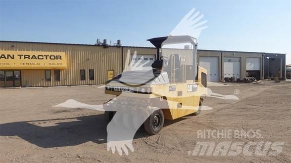 CAT PS-150C Пневматични гумени  ролки
