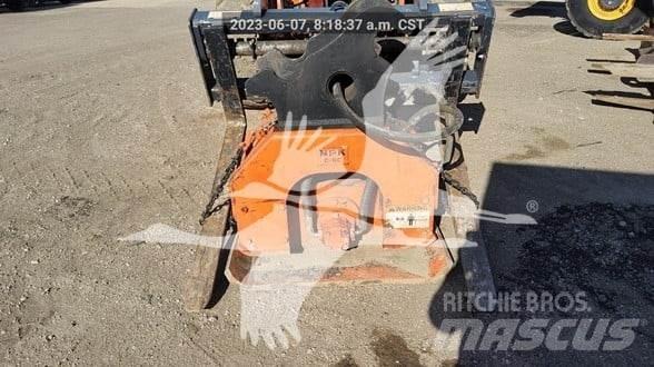 NPK C8C C8100 Теглени вибрационни валяци
