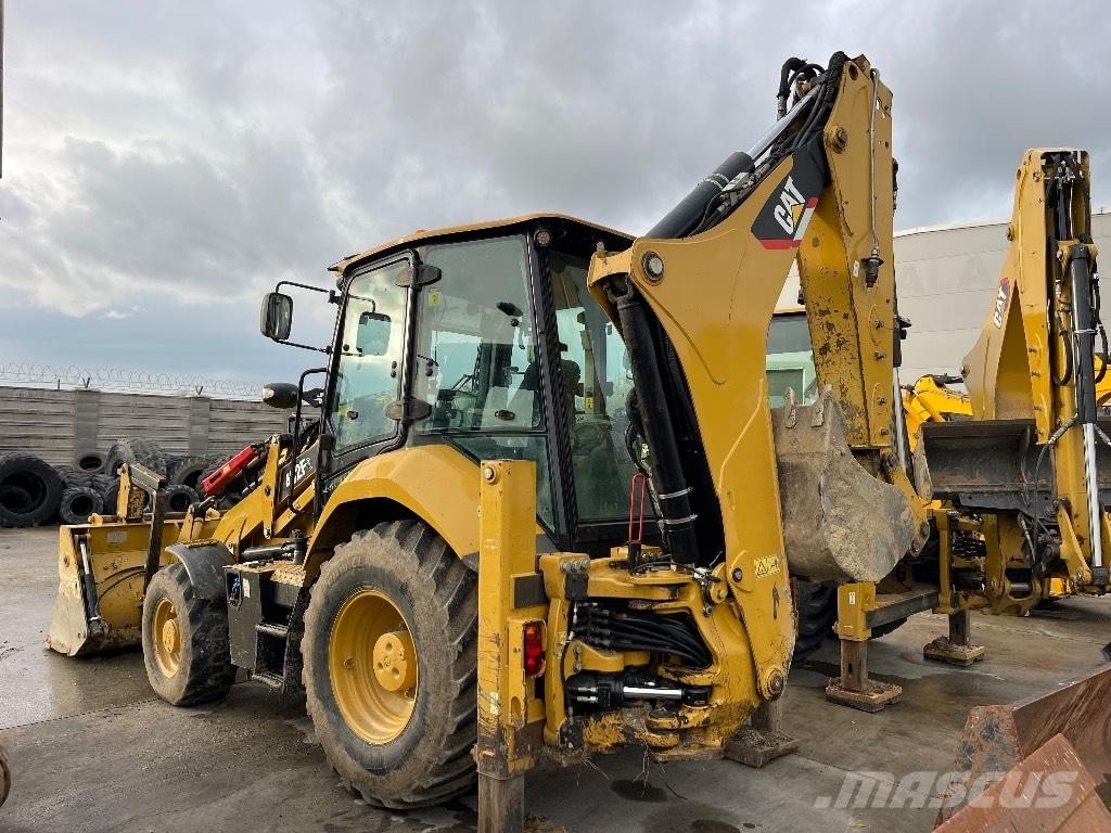 CAT 432 Товарач със заден ексватор