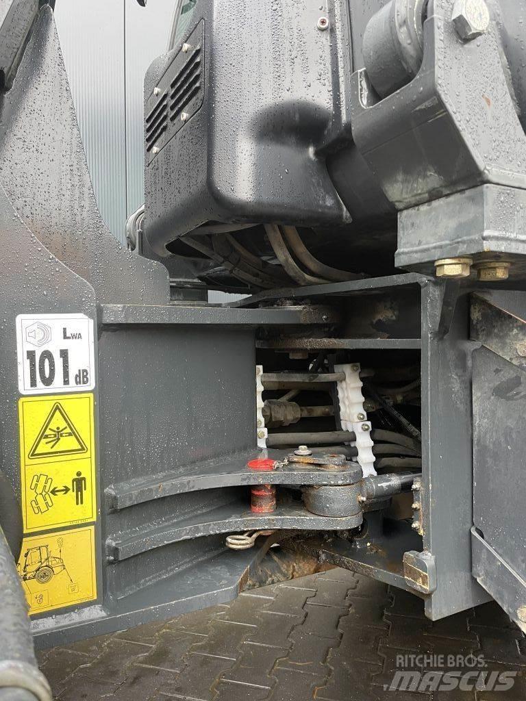 Komatsu WA80-6 Колесни товарачи