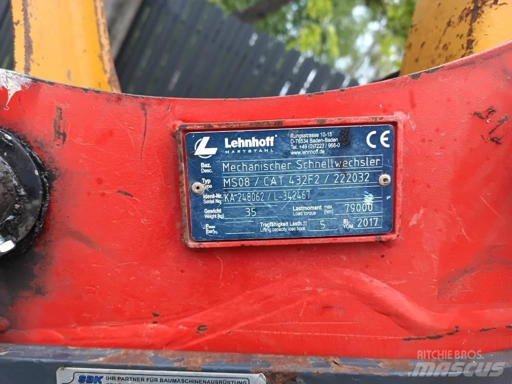 CAT 432 Товарач със заден ексватор