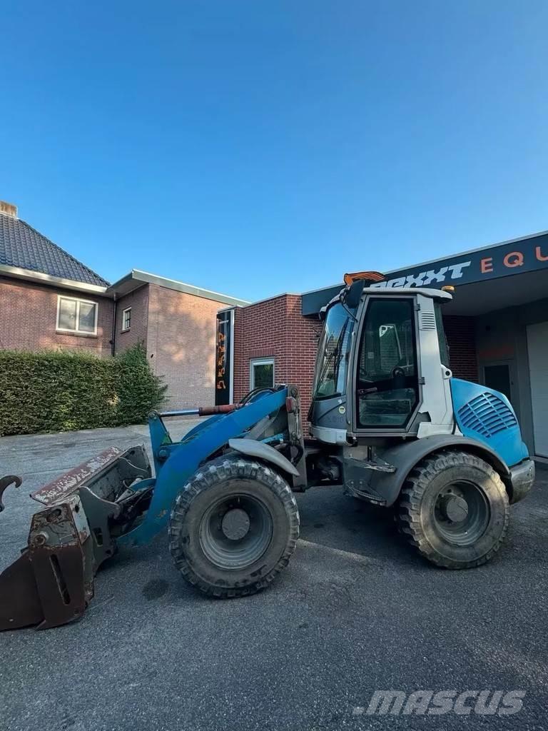 Atlas AR65 Колесни товарачи