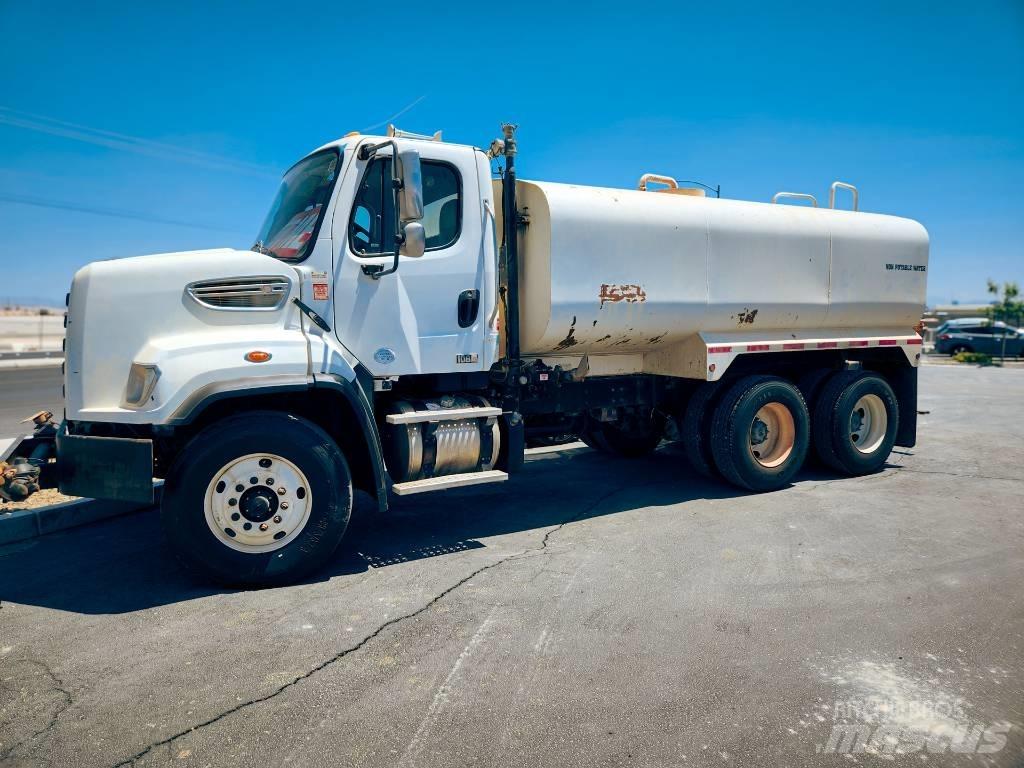 Freightliner 108 SD Цистерни за вода
