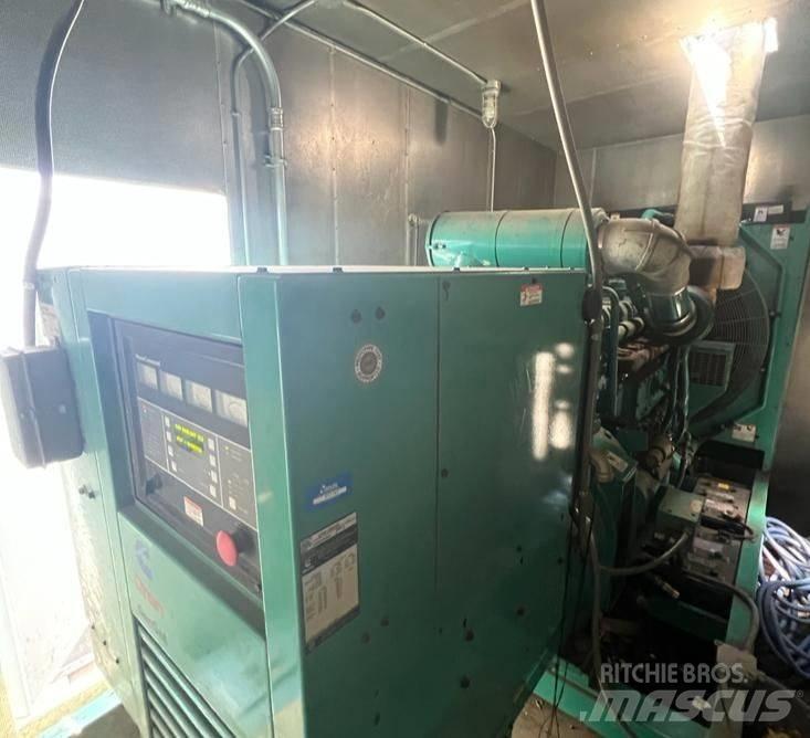 Cummins KTA19 Дизелови генератори
