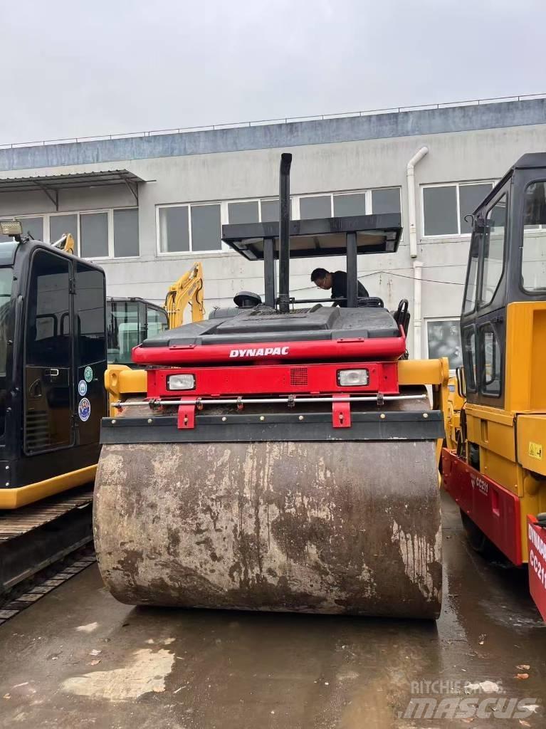 Dynapac CC 522 Двойни барабанни ролки
