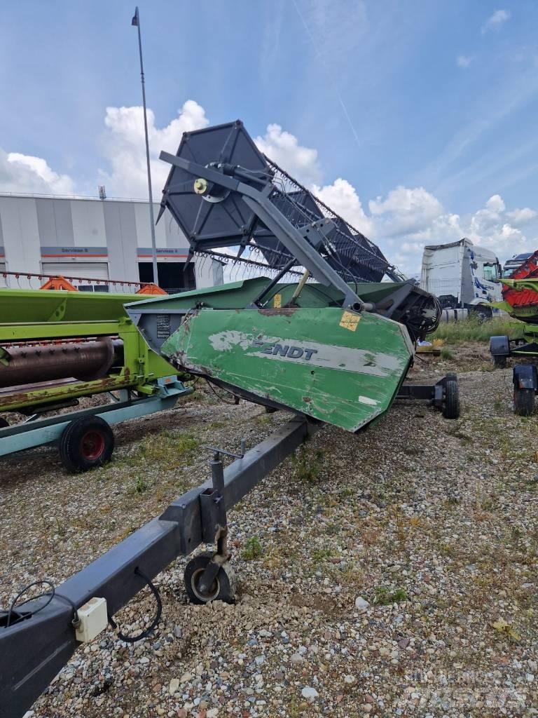Fendt 8300 Комбайни