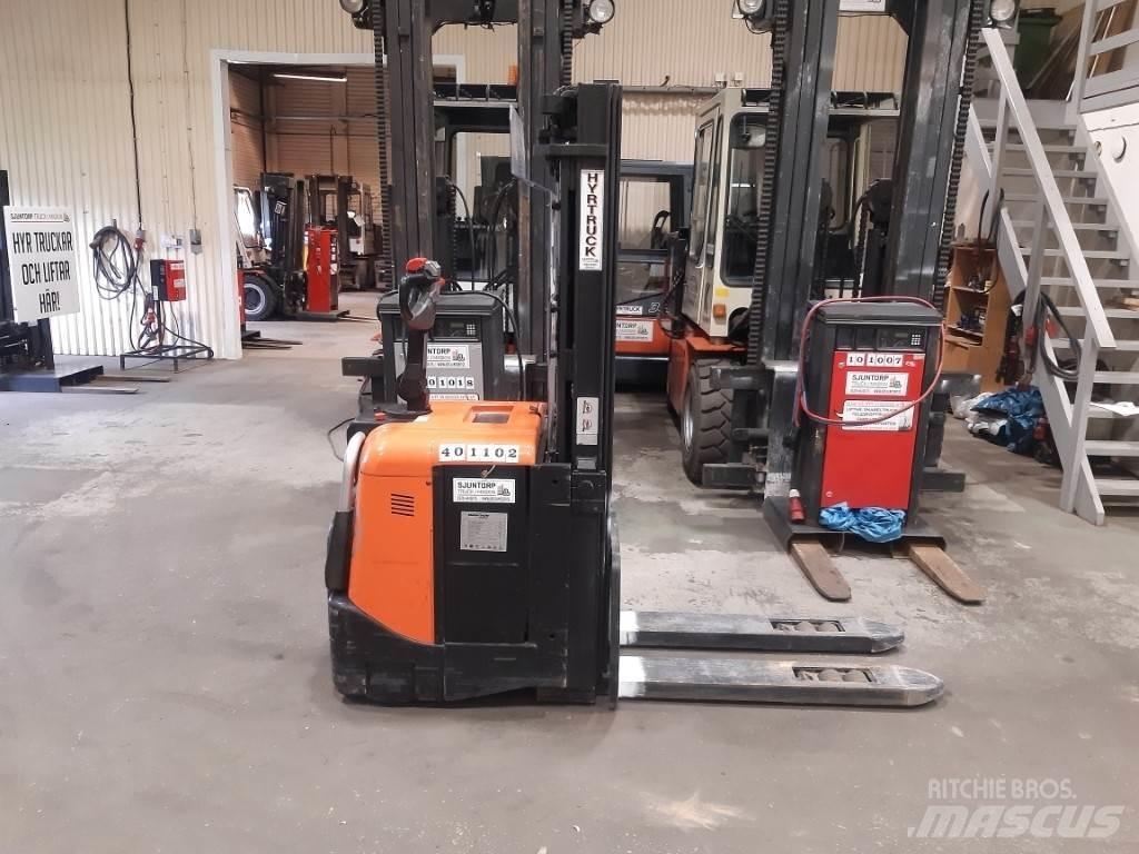 BT SPE125L Колички високоповдигачи с теглич