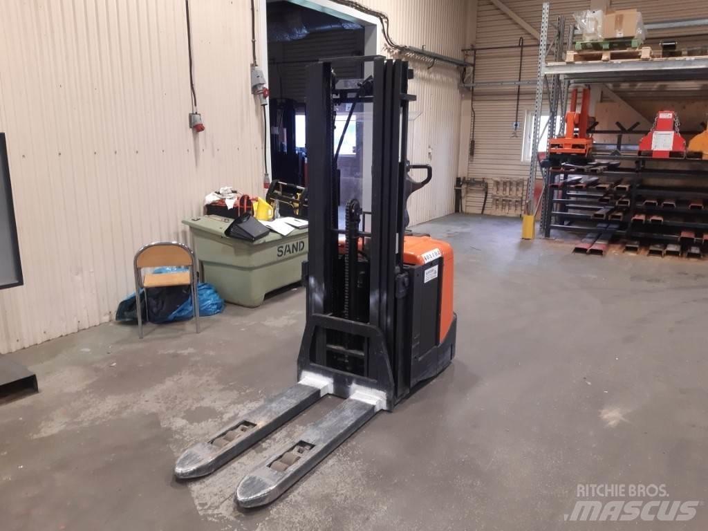 BT SPE125L Колички високоповдигачи с теглич