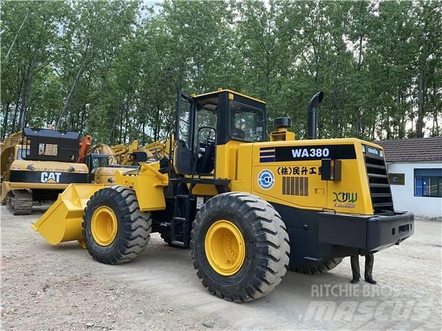 Komatsu WA380-3 Товарач със заден ексватор