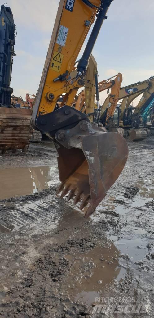 JCB JS 220 LC Верижен екскаватор